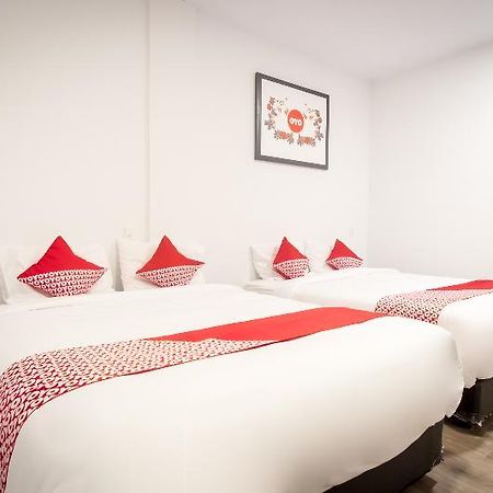 Oyo 835 Metropolitan Home Stay Medan Exterior foto