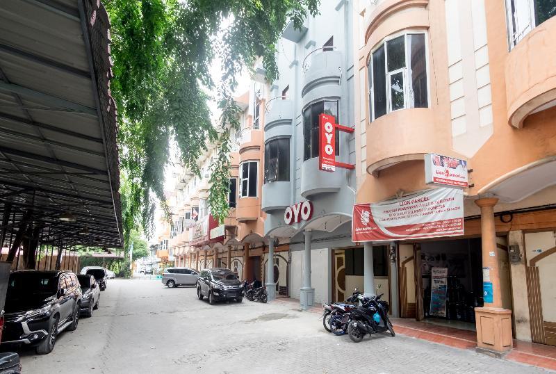 Oyo 835 Metropolitan Home Stay Medan Exterior foto